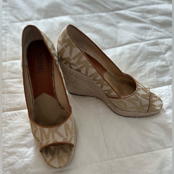 Size 10 Michael Kors Espadrilles - Picture 5 of 6